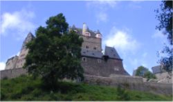 Back of Brug Eltz from hiking trail 